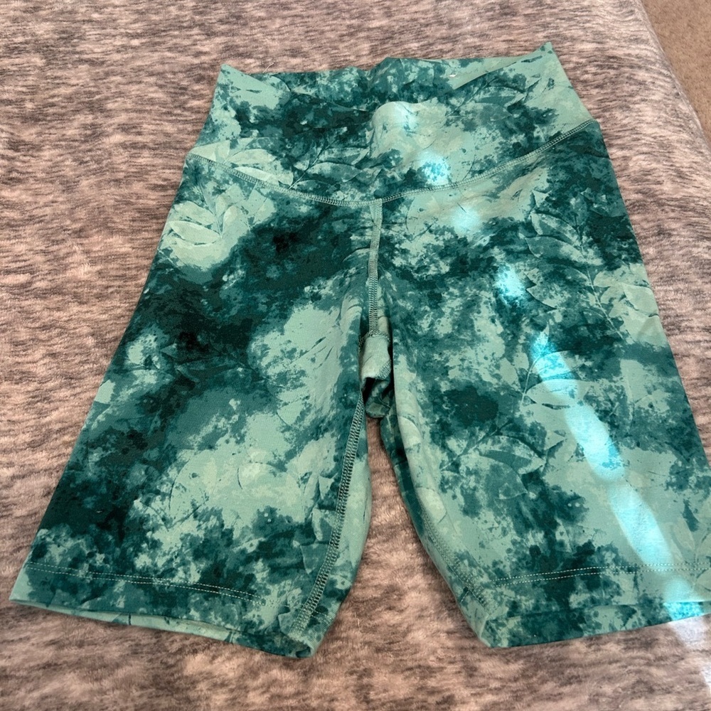 NWOT Old Navy PowerChill Bike Shorts Women’s Size Small